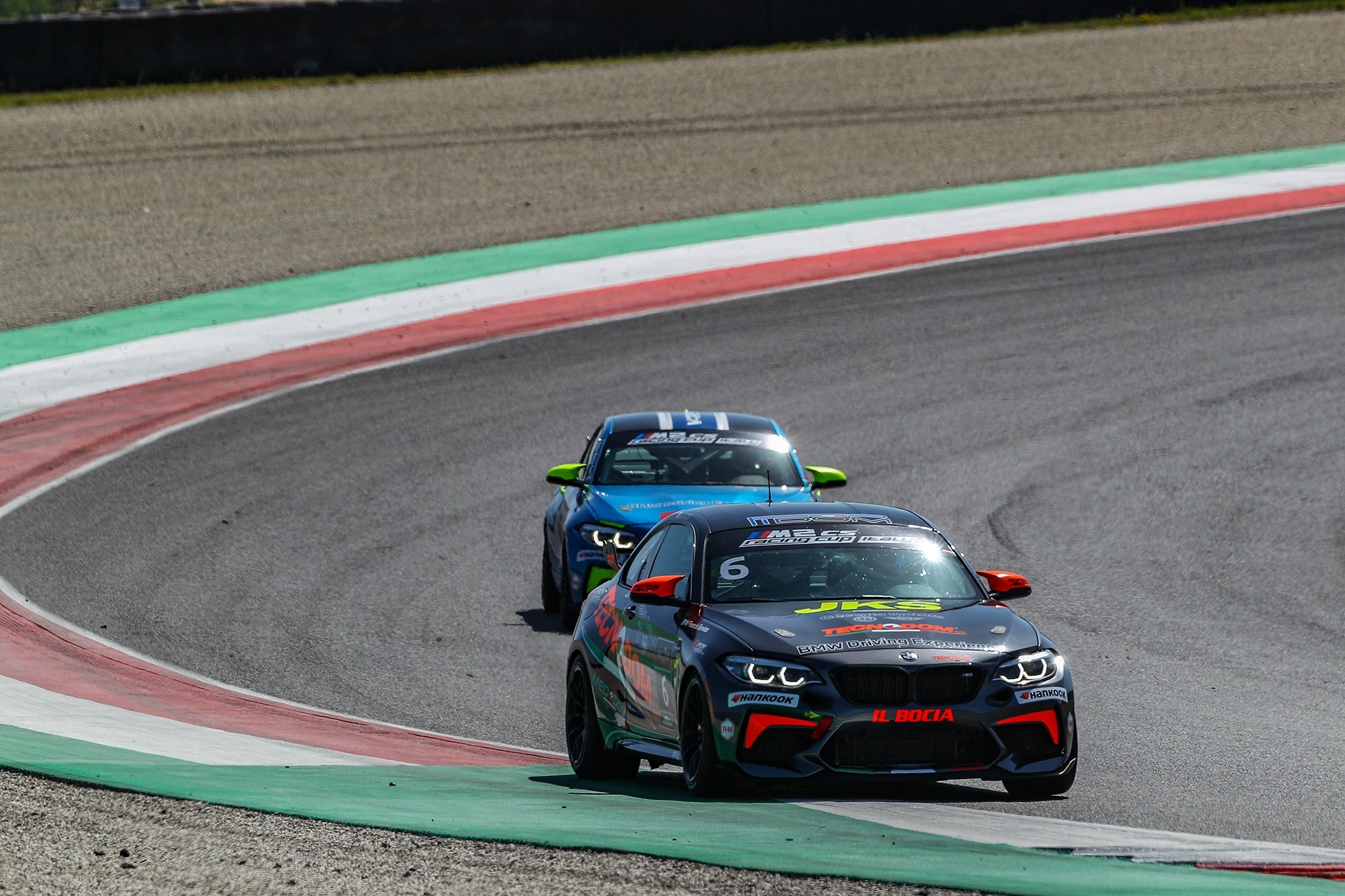 P90514446_lowRes_bmw-m2-cs-racing-cup